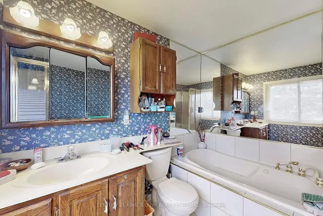 Additional image 28 of 37 Carl Cres