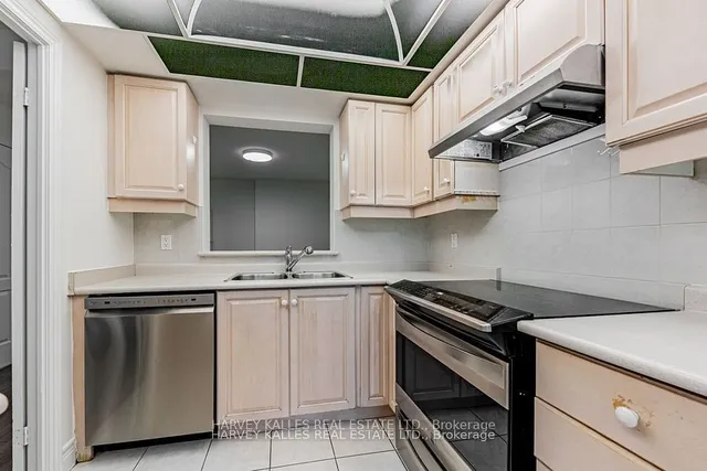 Additional image 12 of 5418 Yonge St Unit TH122