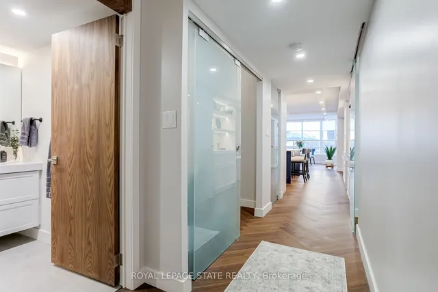 Additional image 11 of 71 Simcoe St Unit 2201