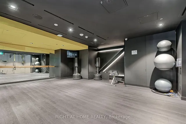 Additional image 30 of 36 Zorra St Unit 421