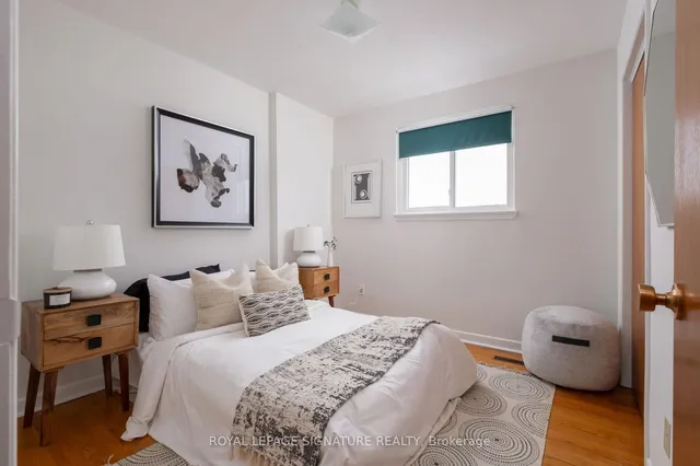 Additional image 18 of 22 Merkley Sq