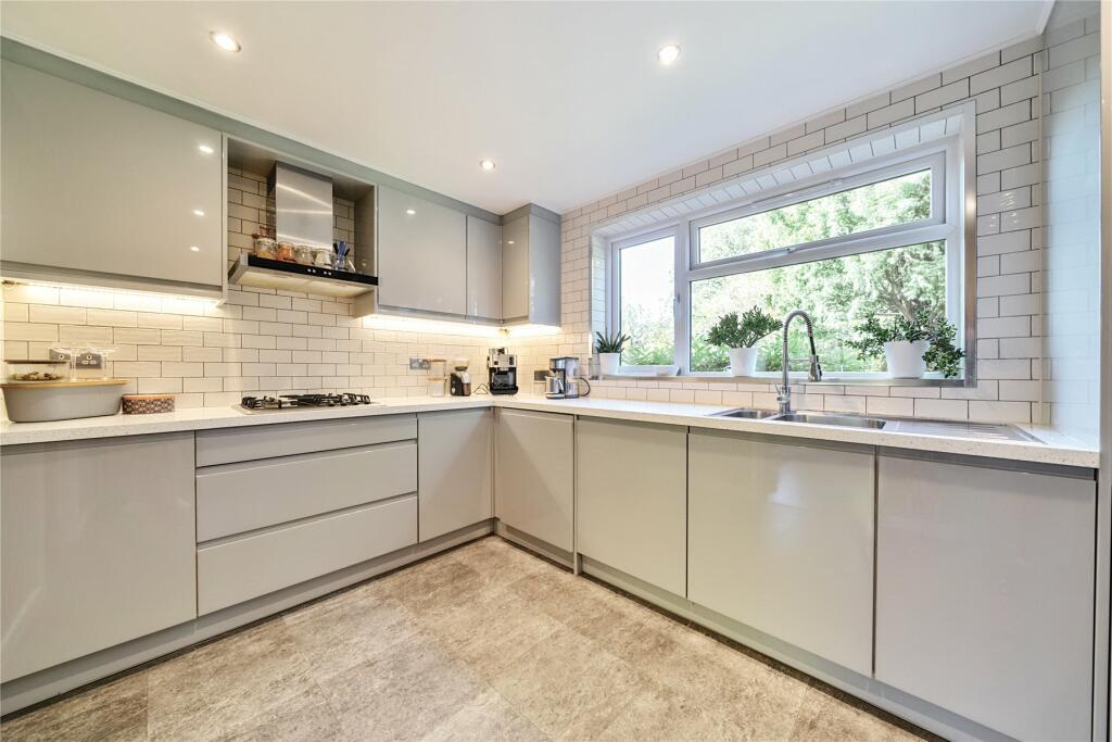 Additional image 22 of Field Close, Bromley