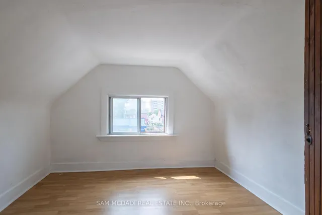 Additional image 30 of 194 Wellington St