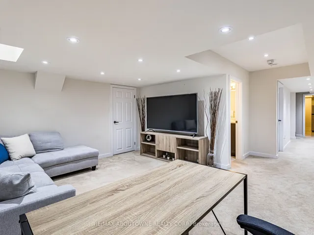 Additional image 34 of 26 Hoover Rd