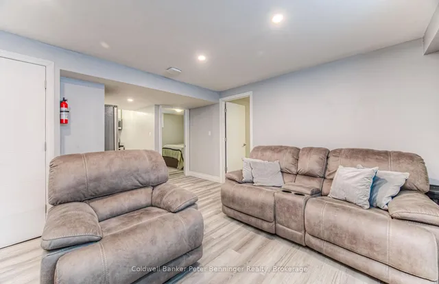 Additional image 28 of 955 Bianca Crt