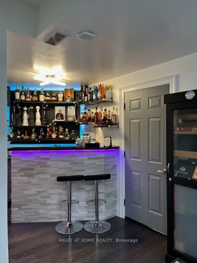 Additional image 20 of 64 Emmett Ave