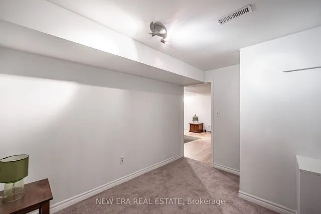 Additional image 16 of 102 Glenashton Dr