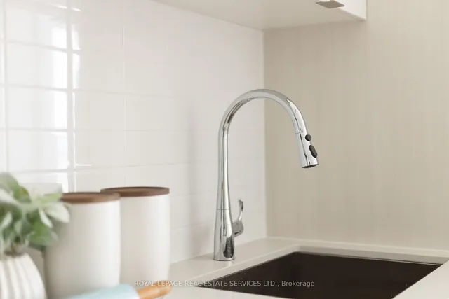 Additional image 17 of 859 The Queensway Unit 911