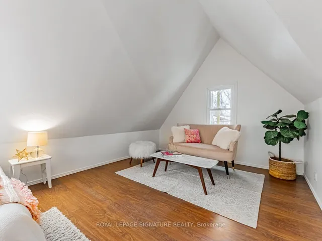 Additional image 40 of 41 Thyra Ave