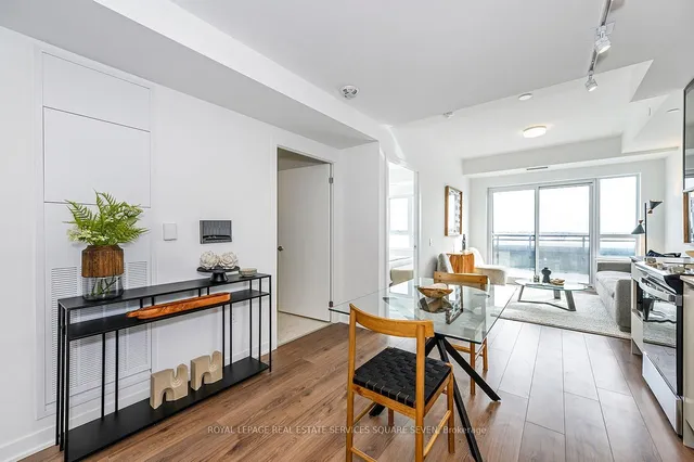 Additional image 17 of 395 Dundas St Unit 413