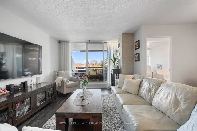 Additional image 3 of 362 The East Mall Unit 310