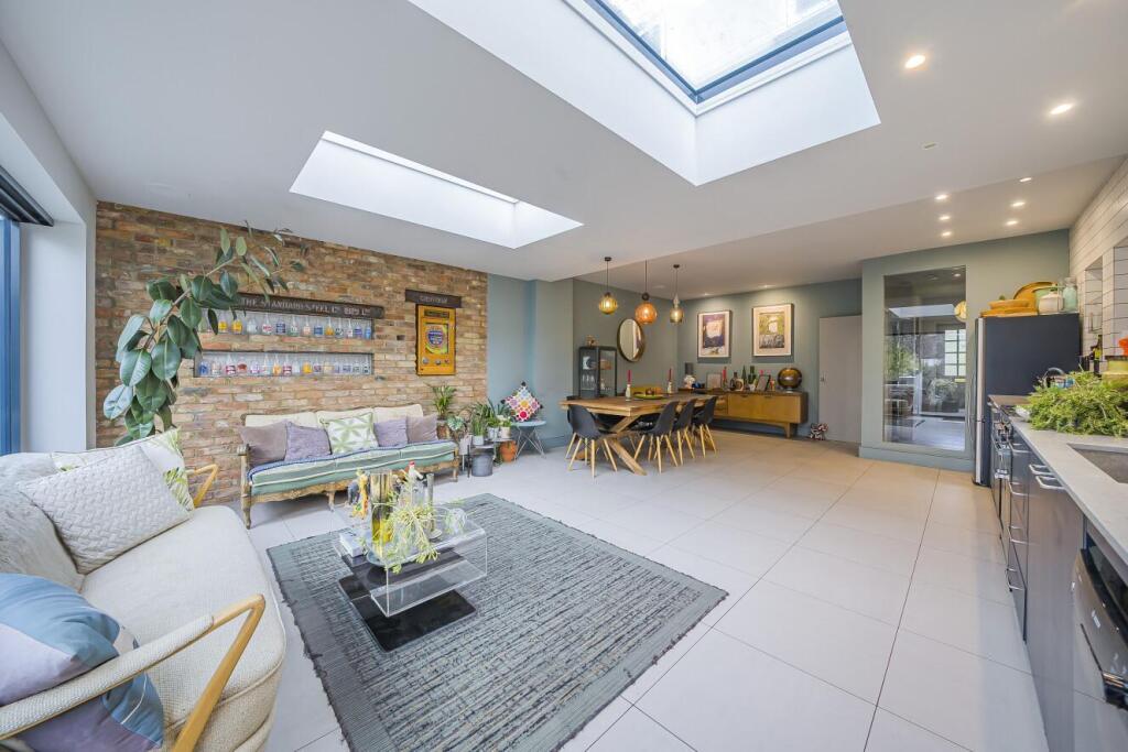 Additional image 2 of Wellhouse Road, Beckenham