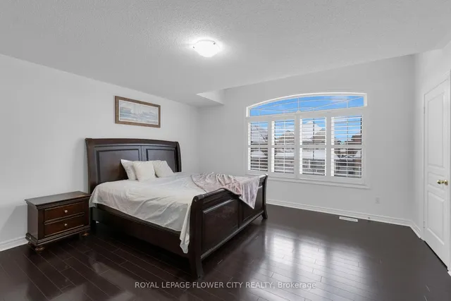 Additional image 38 of 28 DRUMMONDVILLE Dr