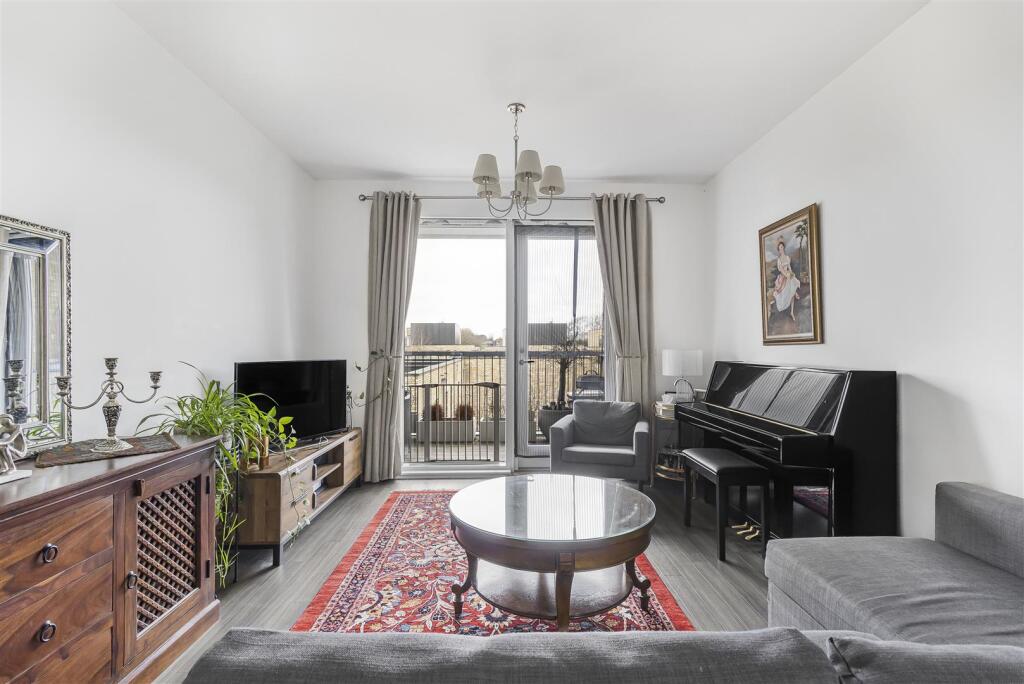 Additional image 5 of Woodpecker Way, Trumpington