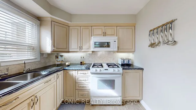 Additional image 9 of 11 Faulkner Cres