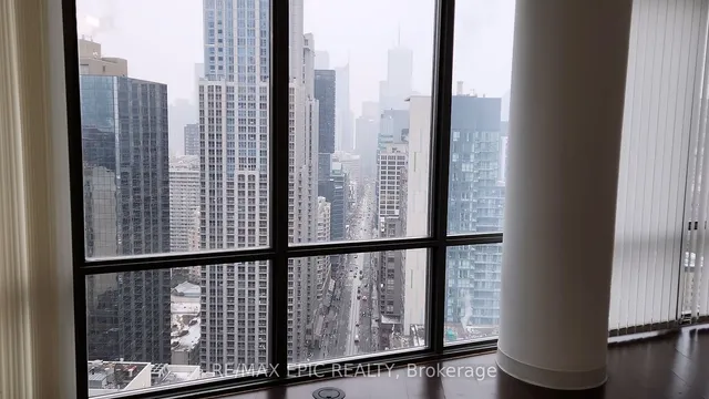 Additional image 19 of 832 Bay St Unit 3208