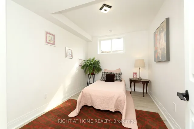 Additional image 28 of 35 Woodward Ave