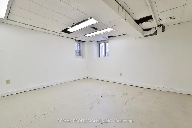 Additional image 29 of 253 Howland Ave