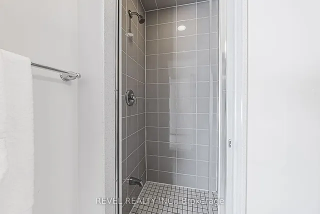 Additional image 22 of 19 Tight Crt