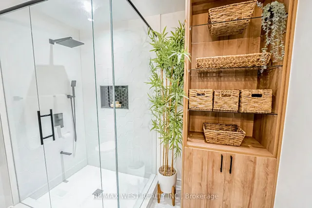 Additional image 29 of 39 Ypres Rd