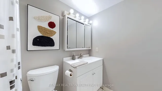 Additional image 26 of 633 Bay St Unit 1008