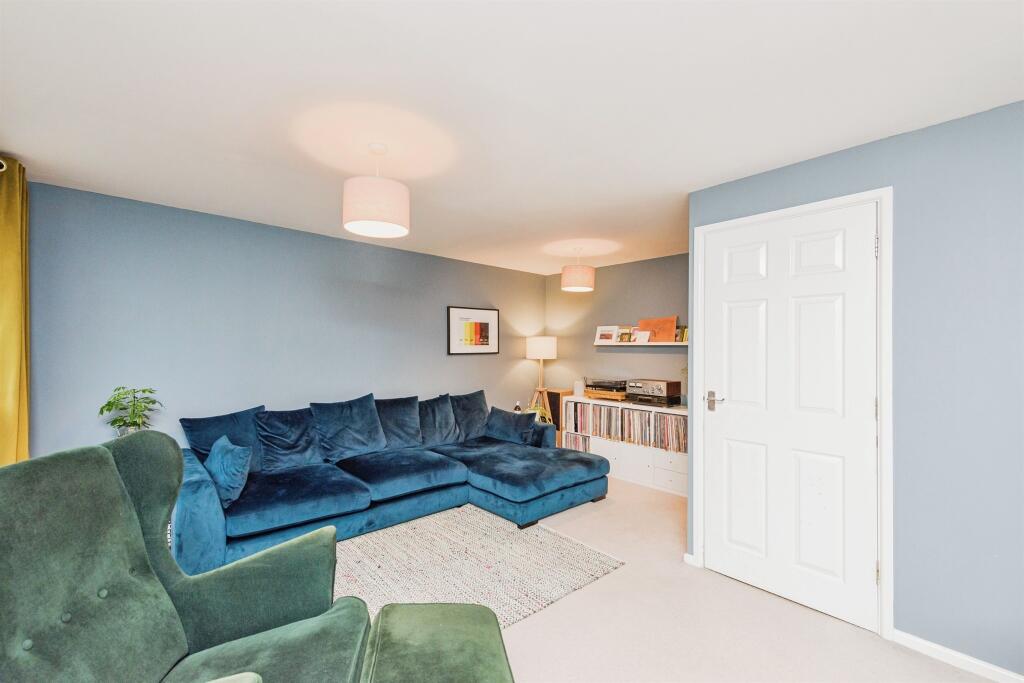 Additional image 4 of Paddock Close, Wilnecote, TAMWORTH