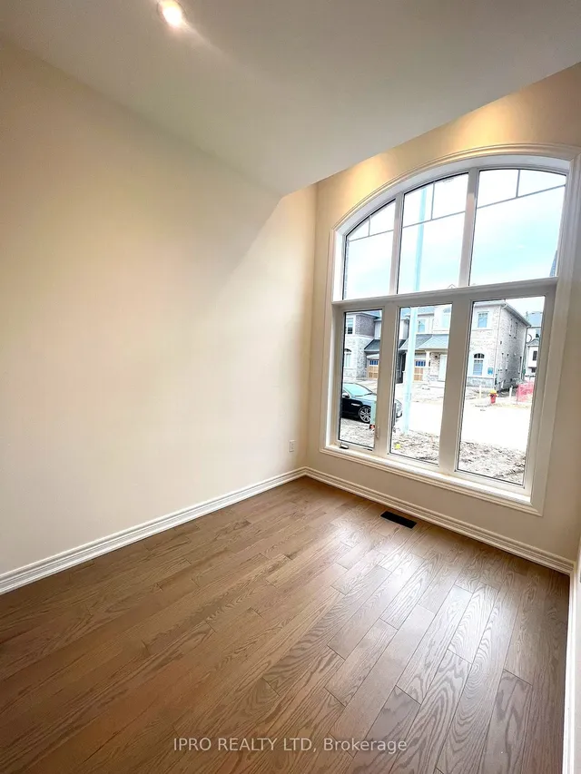 Additional image 4 of 3950 Koenig Rd