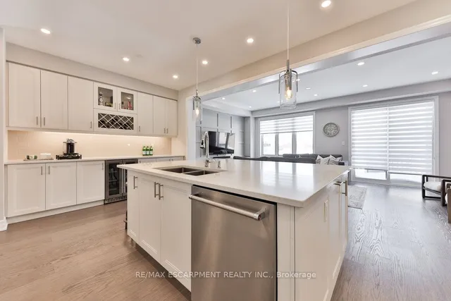 Additional image 14 of 2 Vaudeville Dr