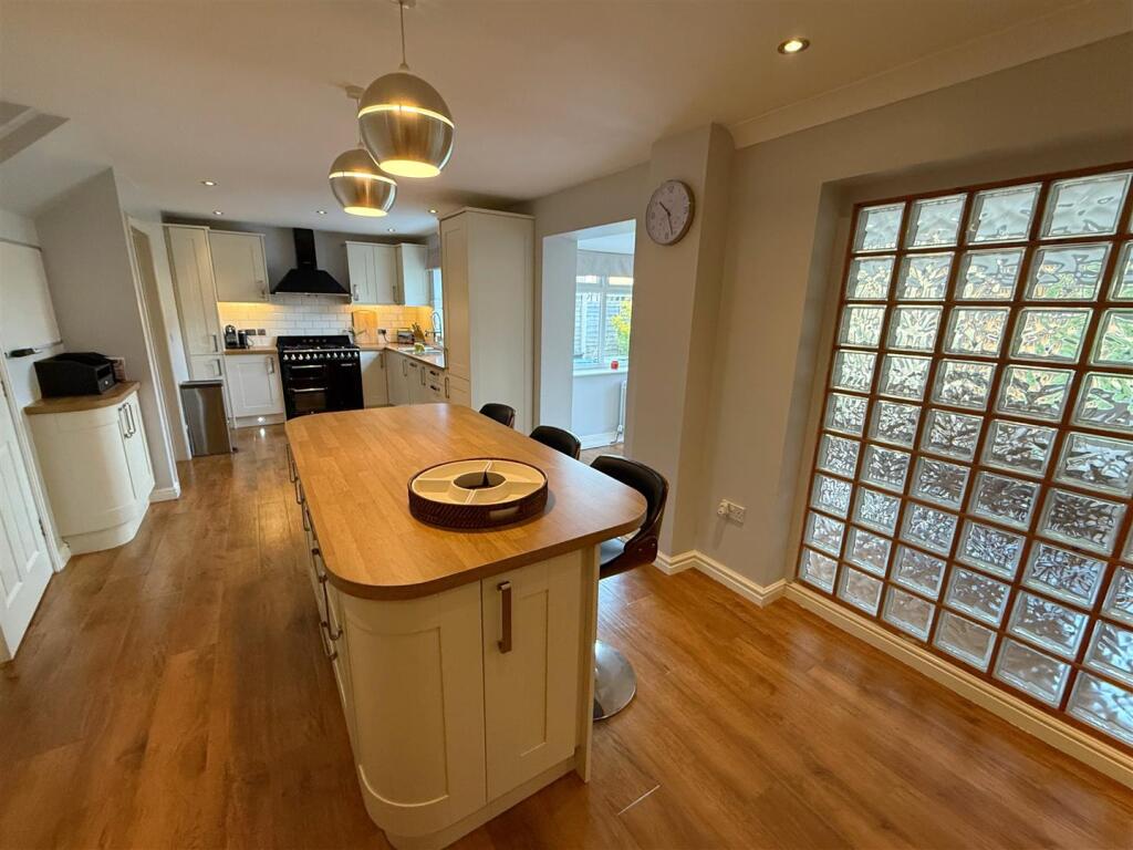 Additional image 3 of St. Laurence Way, Bidford-On-Avon