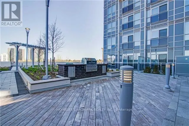 Additional image 18 of 255 Village Green Sq Unit 2804