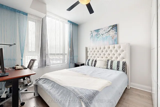 Additional image 23 of 17 Zorra St Unit 905