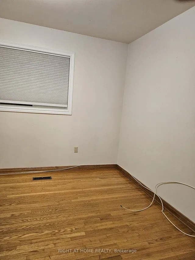 Additional image 18 of 391 Parkview Ave