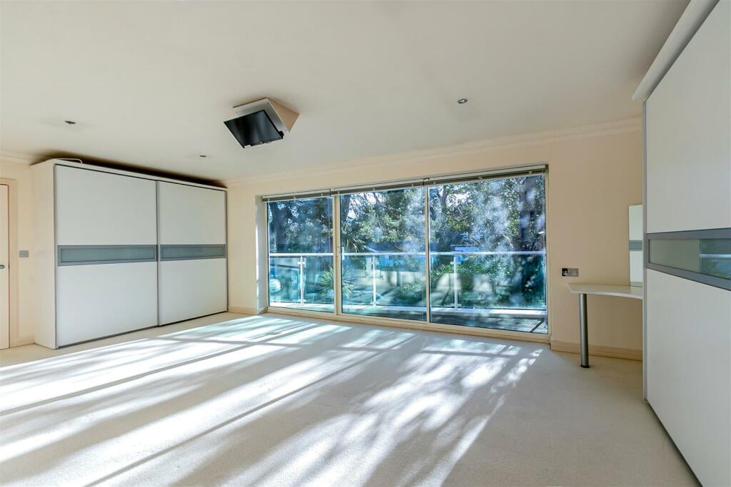 Additional image 10 of Links Road, Poole