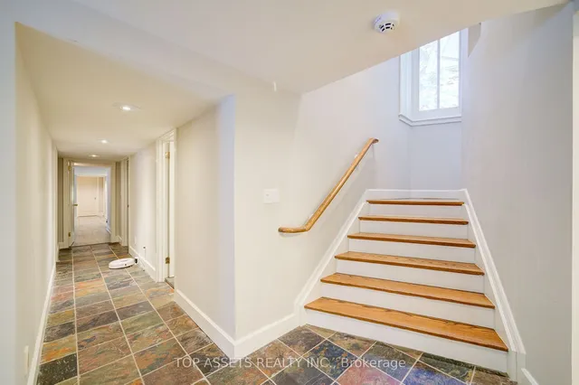 Additional image 25 of 223 Trelawn Ave