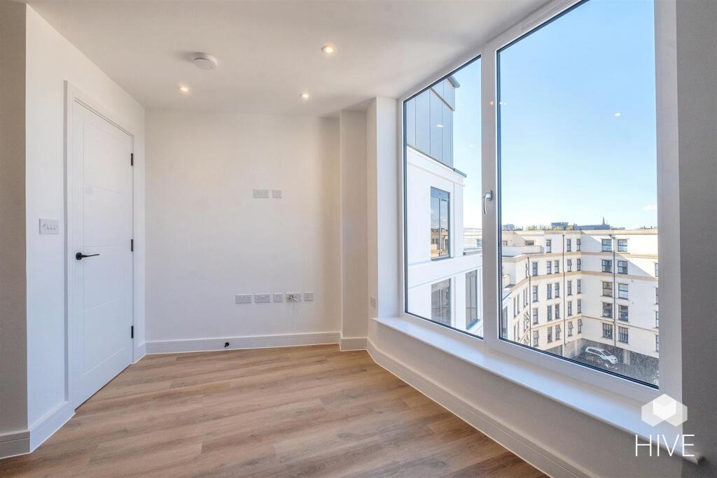 Additional image 8 of The Sloop, Commercial Road, Poole