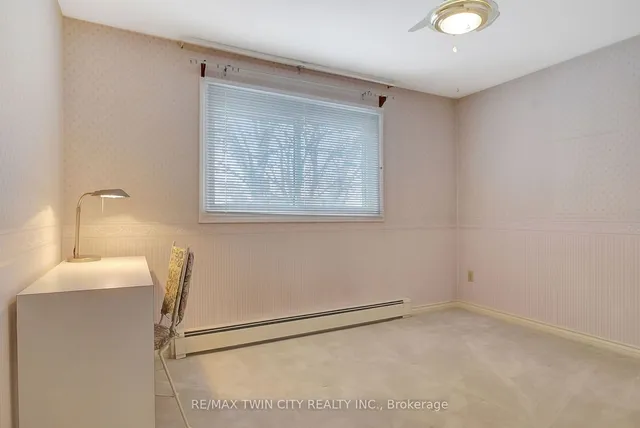 Additional image 31 of 28 Upper Canada Pl