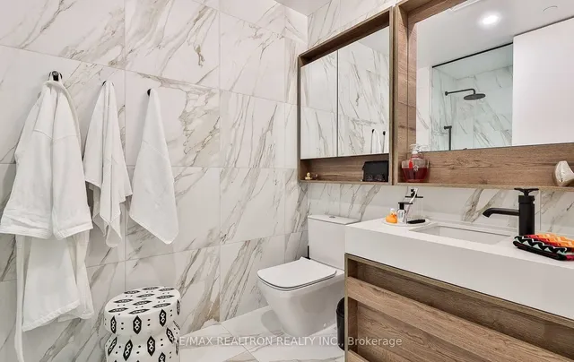 Additional image 11 of 505 Richmond St Unit 419