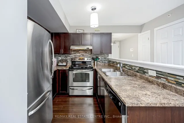 Additional image 9 of 1360 Main St Unit 304