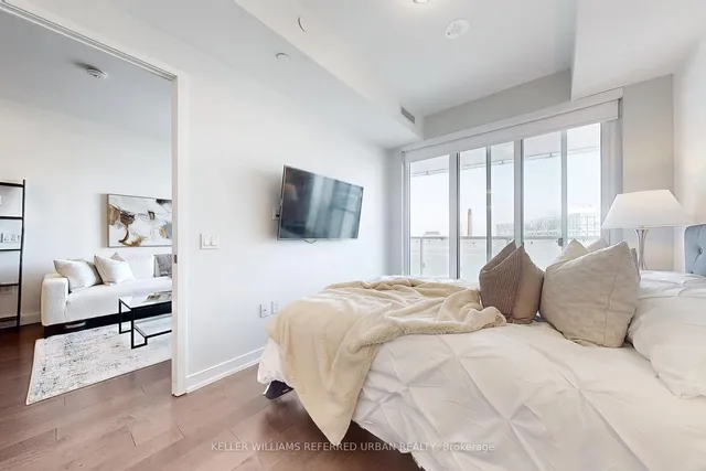 Additional image 20 of 15 Queens Quay Unit 1401