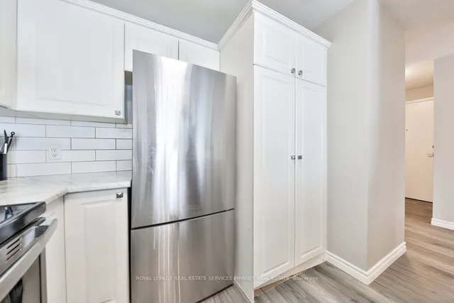 Additional image 9 of 4198 Dundas St Unit 102