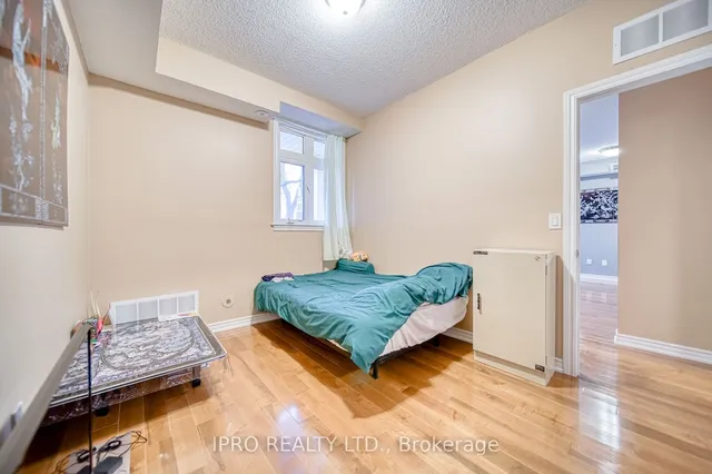 Additional image 25 of 1947 Lawrence Ave Unit #2