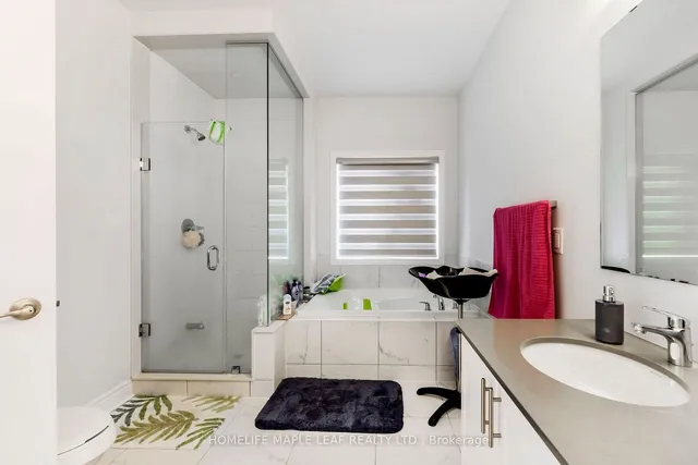 Additional image 17 of 14 ICON St