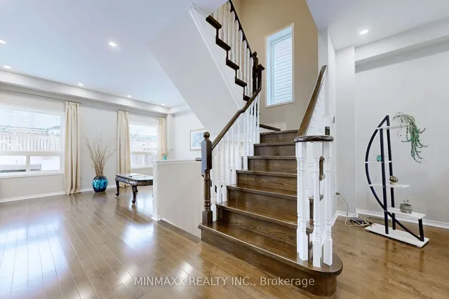 Additional image 19 of 1081 Holdsworth Cres