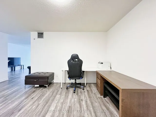 Additional image 11 of 275 Bamburgh Circ Unit 1404