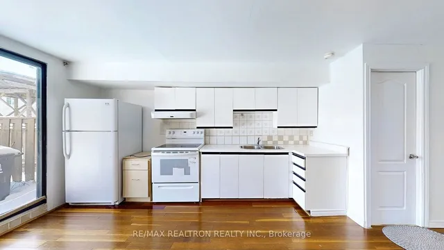 Additional image 40 of 7 Roughfield Cres