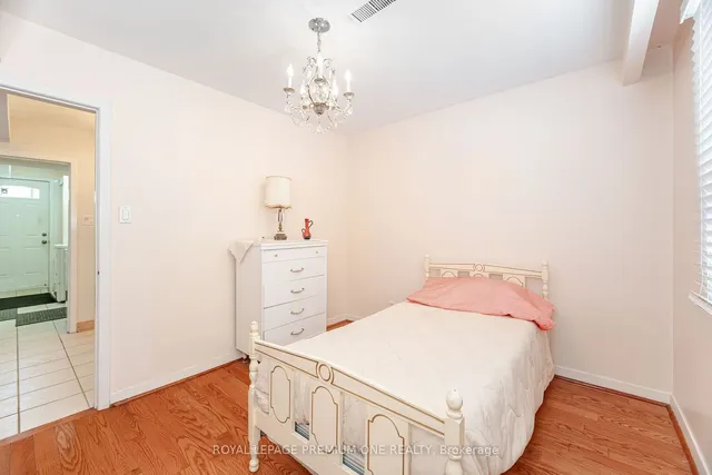 Additional image 39 of 11 Digby Crt