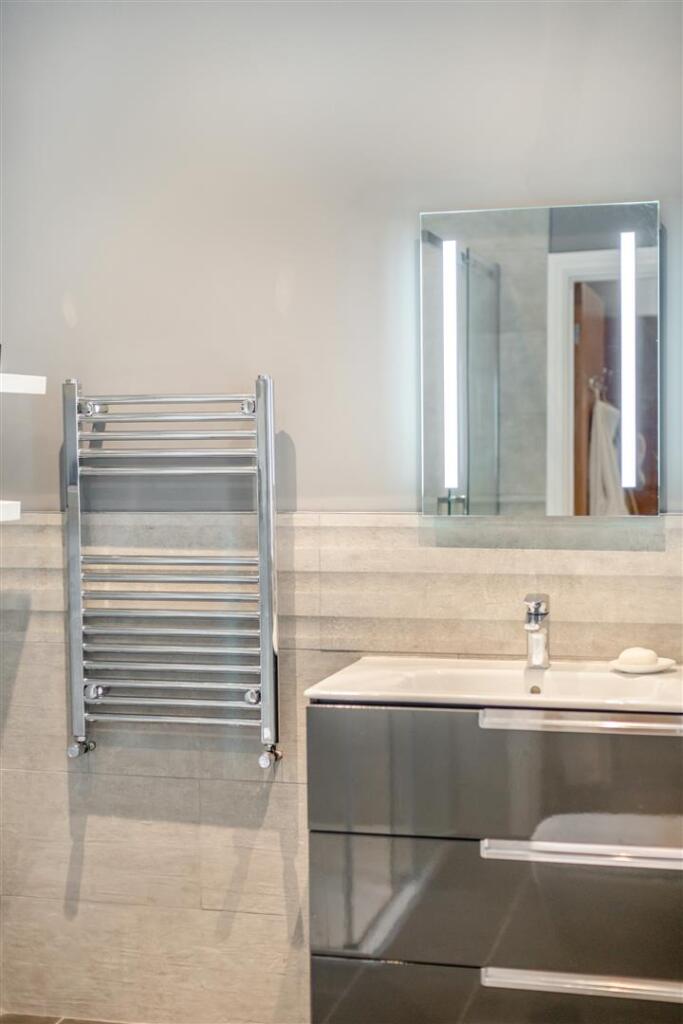 Additional image 43 of Woodland Walk, Ferndown