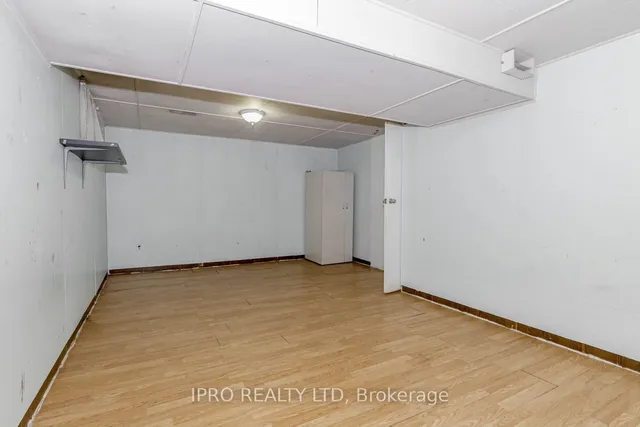 Additional image 33 of 7406 Darcel Ave Unit 1