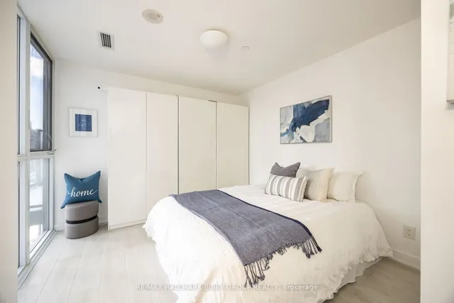 Additional image 16 of 170 Sumach St Unit 807