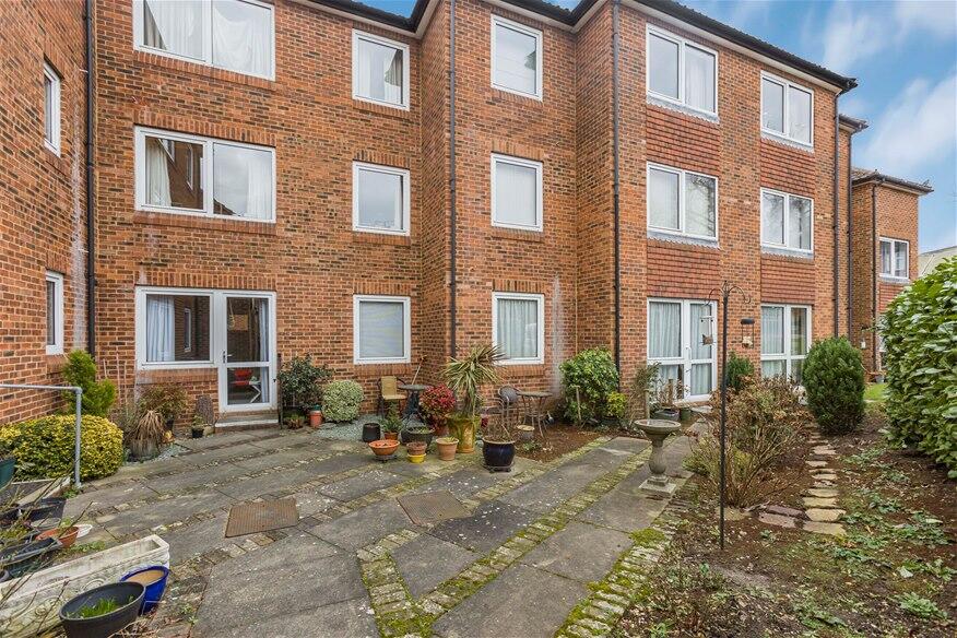 Roundwood Lane, Harpenden, AL5